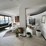 Large Private Self Check-in Downtown With Full Kitchen, Dining Room, King Beds, Garden Patio & Free Parking *