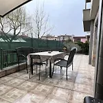 Lejlighed Large Private Self Check-in Downtown With Full Kitchen, Dining Room, King Beds, Garden Patio & Free Parking Kazanlŭk