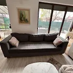 Large Private Self Check-in Downtown With Full Kitchen, Dining Room, King Beds, Garden Patio & Free Parking شقة