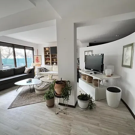 Large Private Guest House Apartment In Kazanlak Center, Full Kitchen & Dining Room, King Beds, Garden Patio, Self Check-In, No Prepayment, Free Parking, English Spoken *