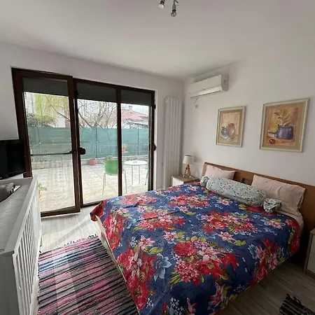 Large Private Guest House Apartment In Kazanlak Center, Full Kitchen & Dining Room, King Beds, Garden Patio, Self Check-In, No Prepayment, Free Parking, English Spoken