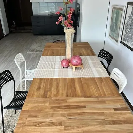 Large Private Guest House Apartment In Kazanlak Center, Full Kitchen & Dining Room, King Beds, Garden Patio, Self Check-In, No Prepayment, Free Parking, English Spoken Apartament *
