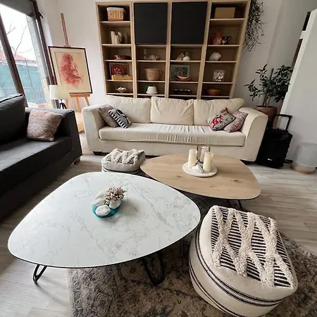 Large Private Guest House Apartment In Kazanlak Center, Full Kitchen & Dining Room, King Beds, Garden Patio, Self Check-In, No Prepayment, Free Parking, English Spoken * Kazanlŭk