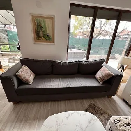 Large Private Guest House Apartment In Kazanlak Center, Full Kitchen & Dining Room, King Beds, Garden Patio, Self Check-In, No Prepayment, Free Parking, English Spoken Apartament